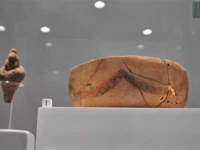 La mostra, aperta dal 30 maggio scorso, ha luogo nella chiesa di San Francesco della Scarpa, a Bari Vecchia. Accoglie una serie di oggetti restaurati ed � stata organizzata dalla Soprintendenza all'Archeologia, Beni Culturali e Paesaggio della citt� Metropolitana di Bari